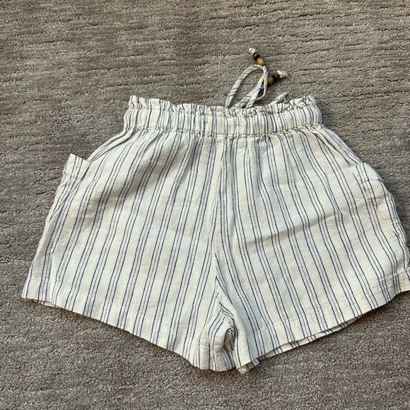 Urban outfitters shorts - Picture 2 of 3